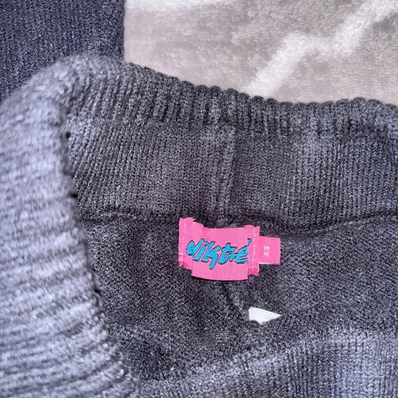 Edikted XS Knit Flare Pants - Picture 3 of 3